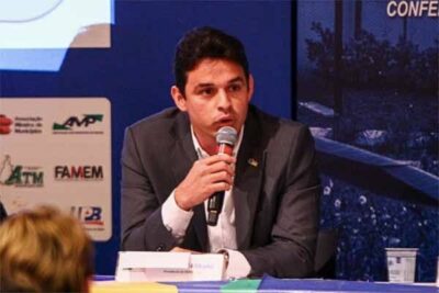 Veja Agora: Depois de fracassar na administração, Ivo Rezende se afasta da Famem