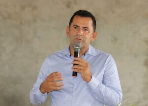 Prefeito de São João Batista é alvo de investigação por 578 contratações durante o período eleitoral