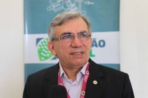 Interesses privados de Othelino Neto conflitam com Governo Brandão