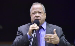 CCJ vota parecer sobre prisão do deputado Chiquinho Brazão; acompanhe