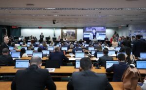 Saúde e prefeituras recebem 66% das emendas parlamentares no orçamento de 2024