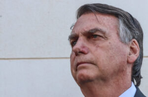 Tudo muito esquisito!!! Bolsonaro Sobre Caso Adélio: ‘O Dono Da Investigação É Diretor Da PF, Cuja Diretoria Está 100% Empenhada Em Me Perseguir’