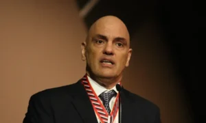 Moraes diz que X pagou multa de R$ 28,6 milhões em conta errada e pede regularização