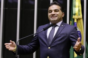 Josimar pode perder metade dos aliados caso decida pró-Weverton