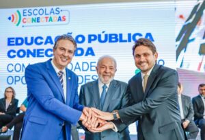 Governo Federal lança estratégia para conectar mais de 138 mil escolas até 2026