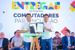 Juscelino Filho entrega mais de mil computadores para escolas e instituições no Maranhão