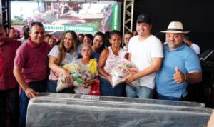 Luciano e Drª Thaiza distribuem mais de 4 mil cestas básicas em Pinheiro…