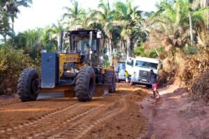 Pró-vicinais intensifica trabalho no polo Paraíso: Prefeito Luciano vistoria as obras e aprova qualidade do serviço