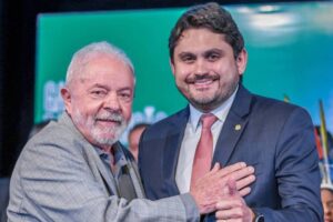 Lula só decidirá futuro do ministro Juscelino quando voltar do exterior