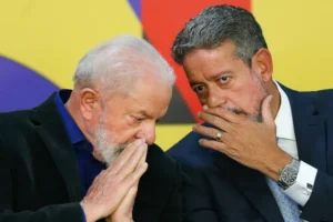 Lula e Arthur Lira se reúnem no Palácio da Alvorada em meio a tensão