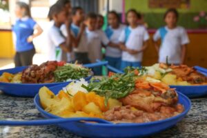 Codó: sem merenda, creches liberam crianças às 11h