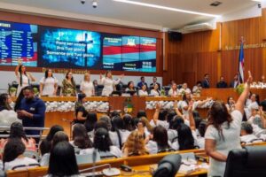 Mical Damasceno promove sessão solene com “‘Segundo Círculo de Oração no Parlamento”
