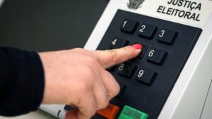 Mulheres são maioria do eleitorado no país e em 62% das cidades