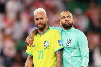 Daniel Alves devolve dinheiro de Neymar usado na redução da pena