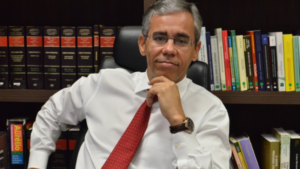 Paulo Velten pede R$100 mil de indenização e não quer audiência de conciliação, após fala do empresário Alessandro Martins
