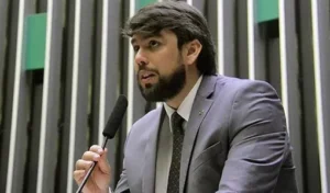 Pedro Lucas diz que São Luís tem plano de drenagem pronto há anos…