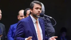 Pedro Lucas vota pela restrição à saída temporária de presos