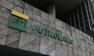 Petrobras registra queda de 33% no lucro e anuncia que não pagará dividendos