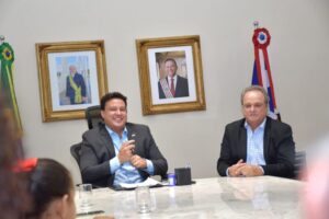 Felipe Camarão discute fortalecimento do esporte com representantes de várias modalidades
