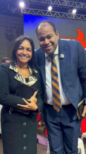 Posicionamentos de Eliziane são questionados por eleitor evangélico; Gama é vaiada em evento
