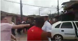 Trocando asfalto por votos, Marcelo Poeta agride morador no Sacavém