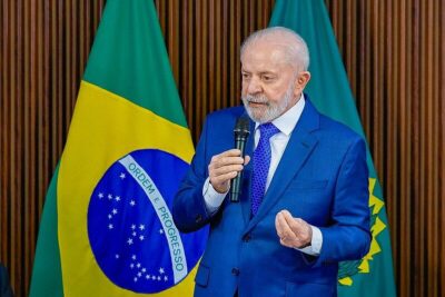 Presidente Lula sofre acidente e cancela viagem para a Rússia