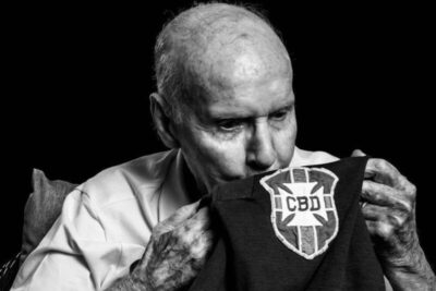 Tetracampeão do mundo na história do futebol, Zagallo morre aos 92 anos