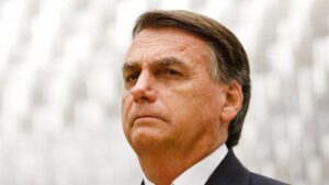 Bolsonaro estica a corda!