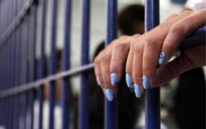 Após denúncias, Polícia Civil prende mulher pelo exercício ilegal da Advocacia em Grajaú