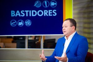 Governador Brandão anuncia prolongamento da Avenida Litorânea até Araçagi