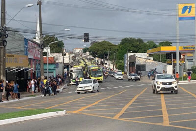 Rodoviários fazem protesto em São Luís após morte de motorista durante assalto