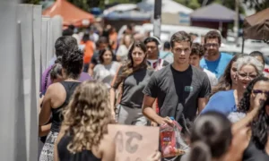 Programa federal: Pé-de-Meia dará R$ 2 mil por ano a alunos de baixa renda