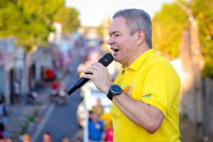 Com a presença do governador Brandão, Rafael faz grande carreata em Timon