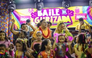 Raimundo Penha em festa com a gurizada…