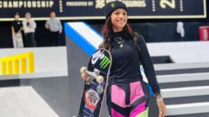 Rayssa Leal vai à semifinal de skate street em Dubai