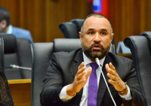 “A vida dele mostra o combate a todo tipo de criminalidade”, diz Roberto Costa em defesa ao ministro Flávio Dino