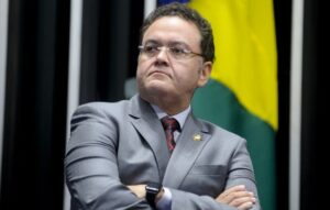 Mais uma megalomania: Roberto Rocha diz que vai disputar o governo em 2026