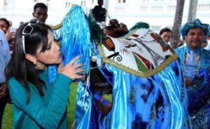 “Vamos guarnicê e comemorar”, diz Roseana sobre Bumba-Meu-Boi…