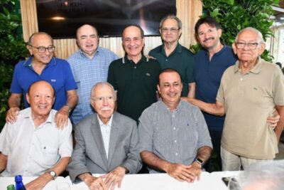 Ex-presidente José Sarney e amigos participam de celebração pela vitória de João Alberto em Bacabal