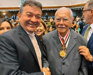 Miltinho Aragão reverencia José Sarney…