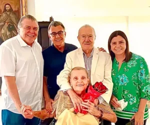 Vídeo: Roseana fala sobre estado de saúde de Sarney após queda
