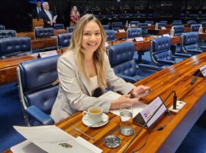 Senadora Ana Paula Lobato retorna ao PDT