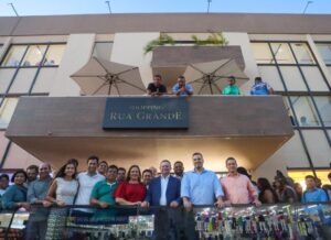 Em parceria com iniciativa privada, governo revitaliza prédio e instala shopping no centro histórico