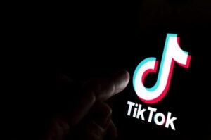 Justiça condena Tik Tok a pagar dano moral coletivo e individual