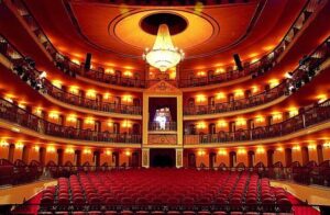 Férias no Teatro Arthur Azevedo vai oferecer aulas de ballet, teatro, canto e música de forma gratuita até o dia 30 de julho