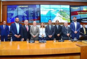 Iracema Vale destaca importância dos profissionais da Segurança em ato de promoção e entrega de medalhas na PMMA