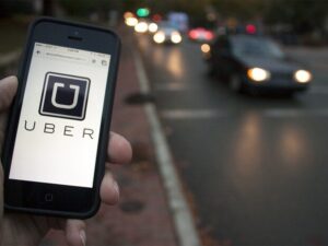 Caso Uber: “vínculo empregatício entre motoristas e aplicativos é um tema controverso”, diz advogada