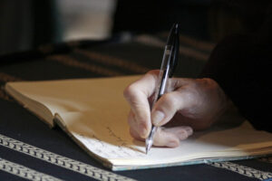 Não é só para ricos: todo mundo pode e deve fazer um testamento!