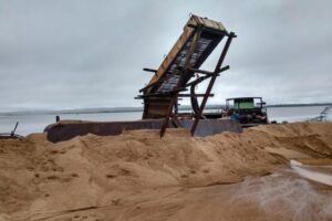 Justiça suspende extração irregular de areia em Barreirinhas