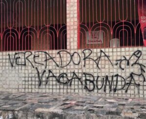 Gabinete de campanha da vereadora Silvana Noely é vandalizado com palavras de ‘ódio’